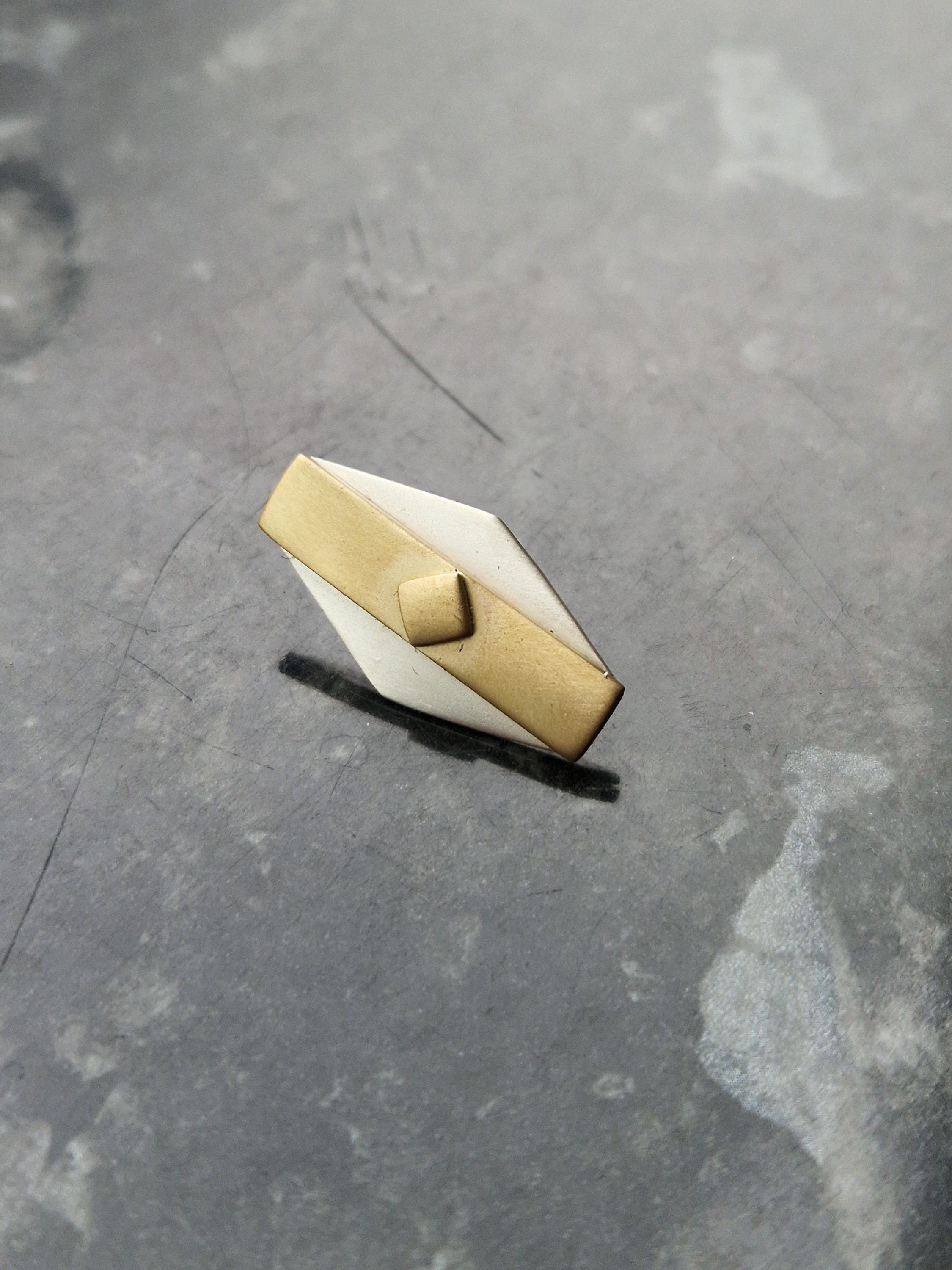 Andor Varian Skye Ghorman tie/lapel pin