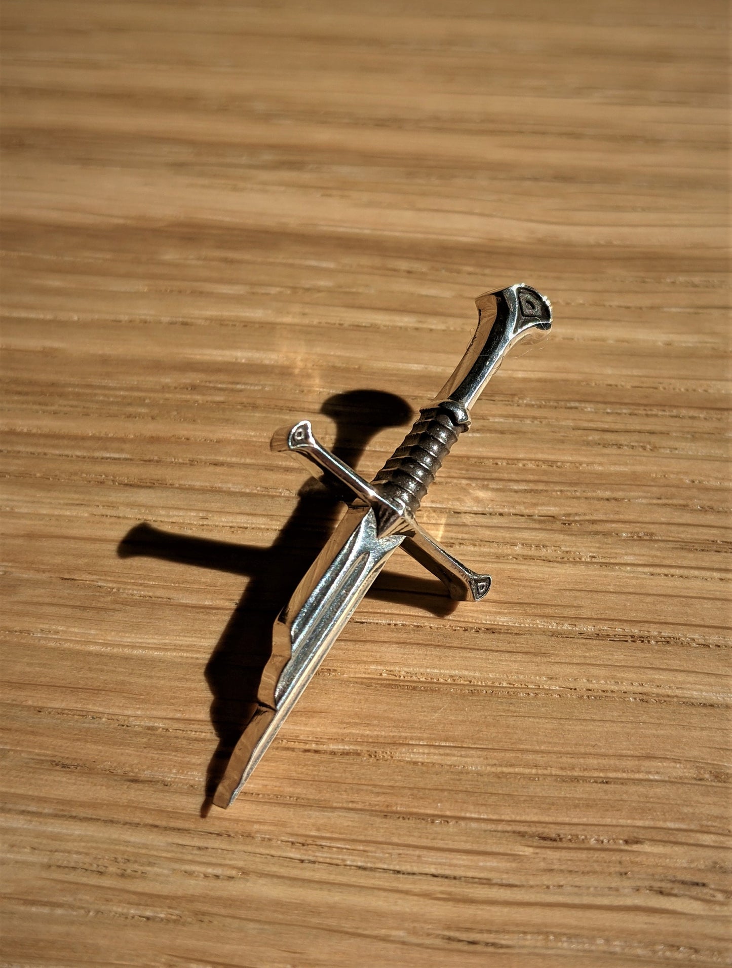 Narsil Aragorn's Sword Silver Pin Badge