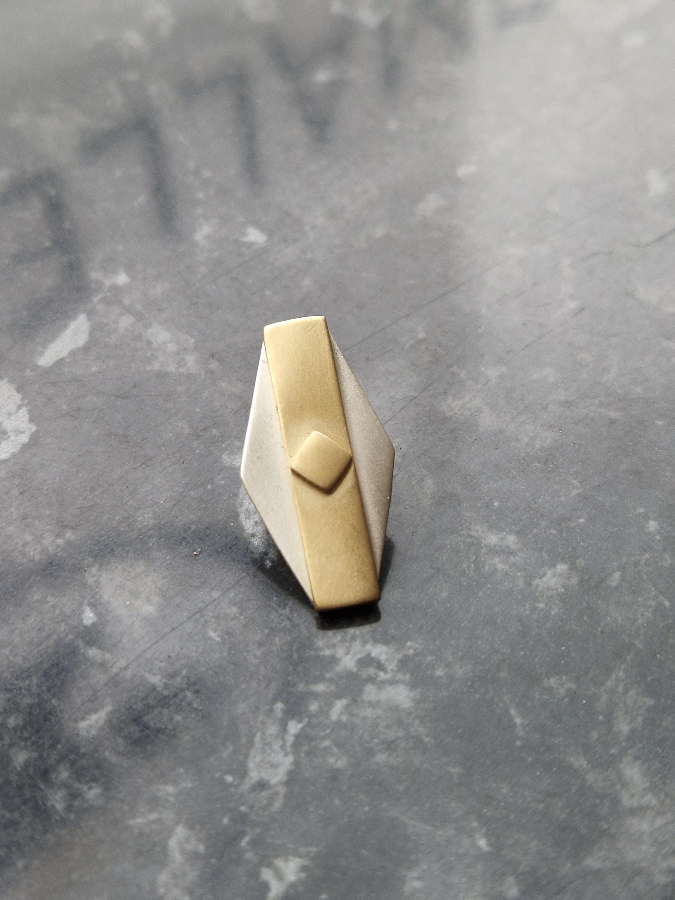 Andor Varian Skye Ghorman tie/lapel pin